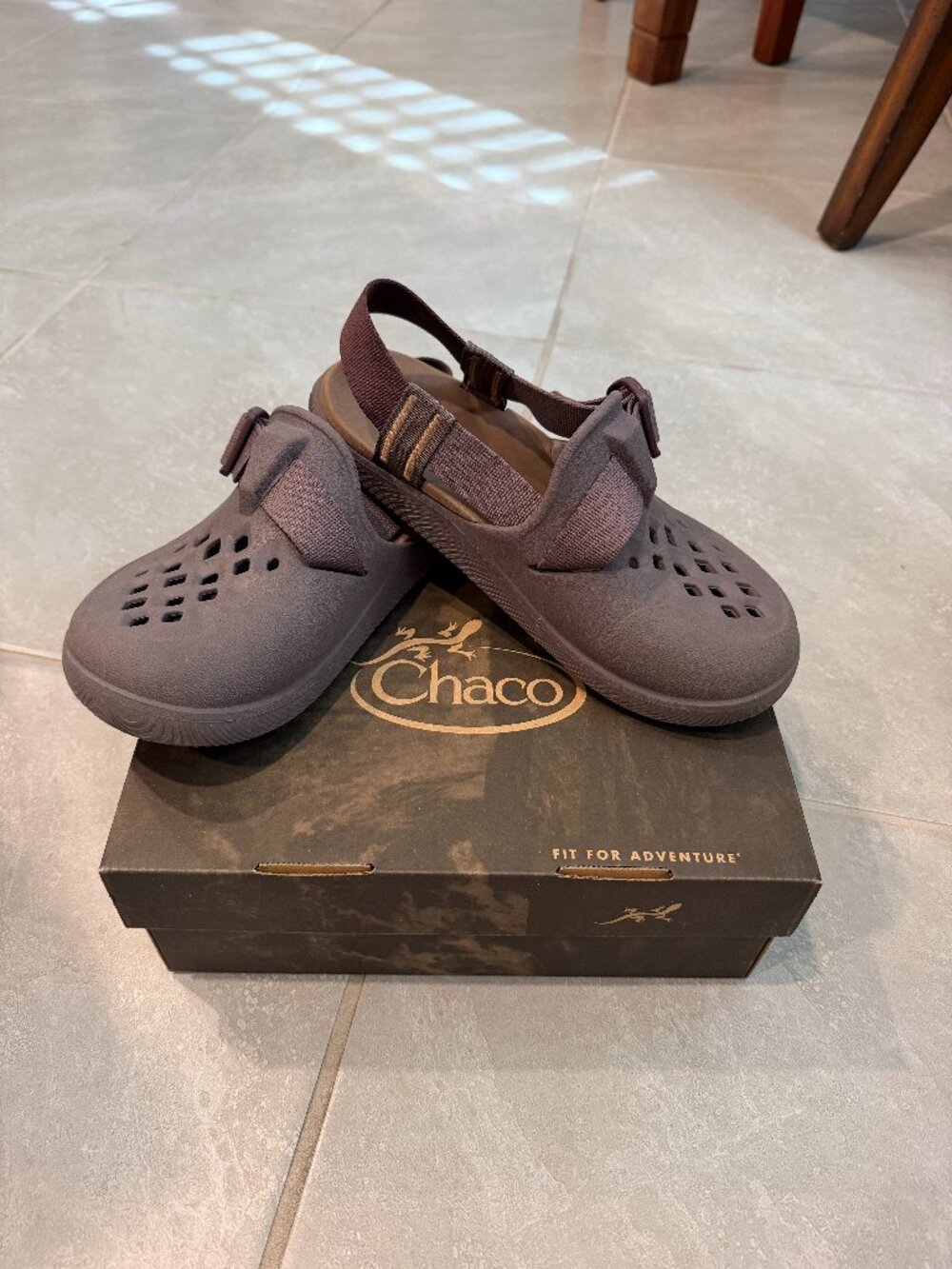Chacos Womens Chillos Clogs - Size 7